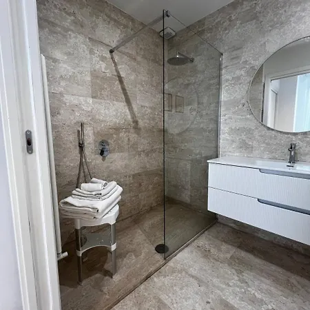 Apartment Luxury Pisu